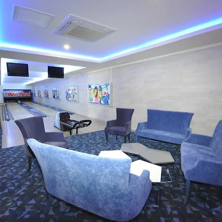 Apartment Aura