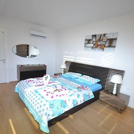 Aura Apartment